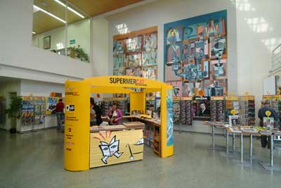 La taquilla del SUPERMERCADO, instalada al vestíbulo de Pompeu Fabra. La taquilla del SUPERMERCADO, instalada al vestíbulo de Pompeu Fabra.