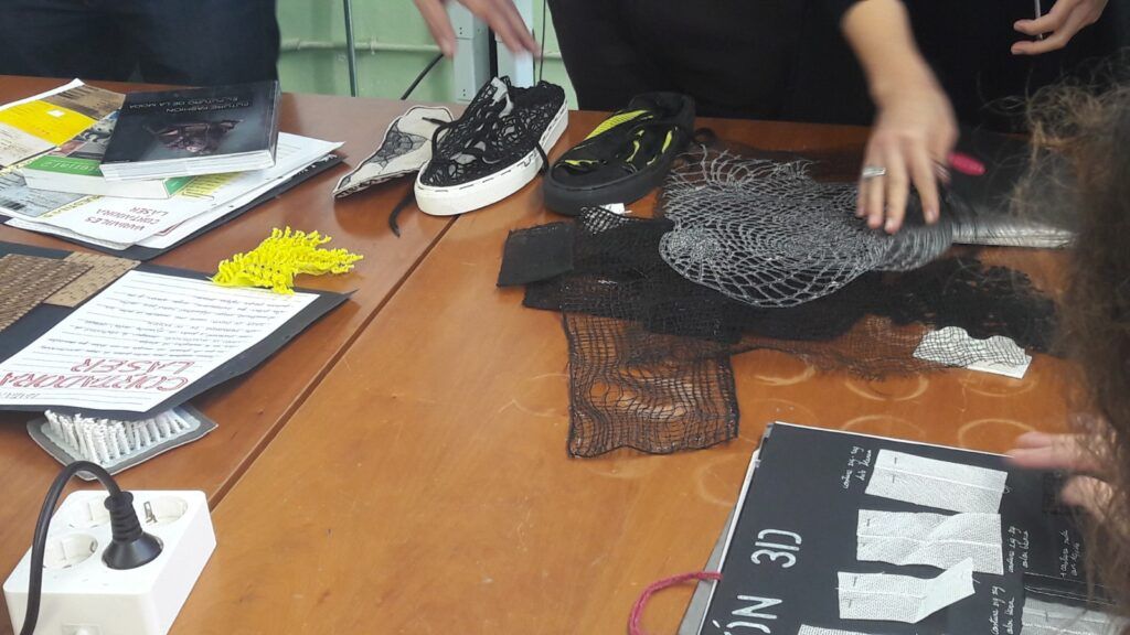 Un workshop textil de Reimagine Textile.