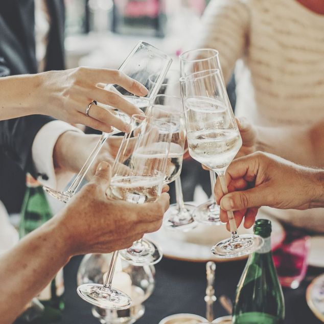 Dinar familiar per Les Santes. Foto: Istockphoto