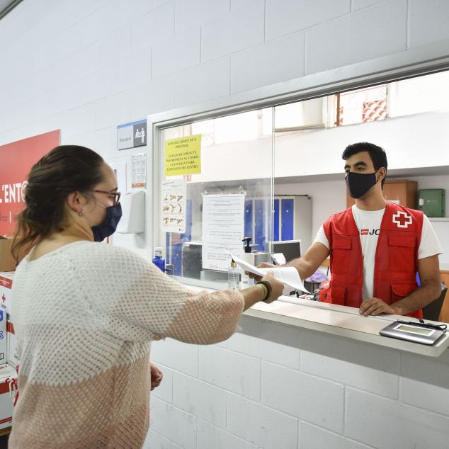 El servei de suport alimentari l'entorn, clau per fer front a l'emergència social. Foto: R. Gallofré El servei de suport alimentari l'entorn, clau per fer front a l'emergència social. Foto: R. Gallofré