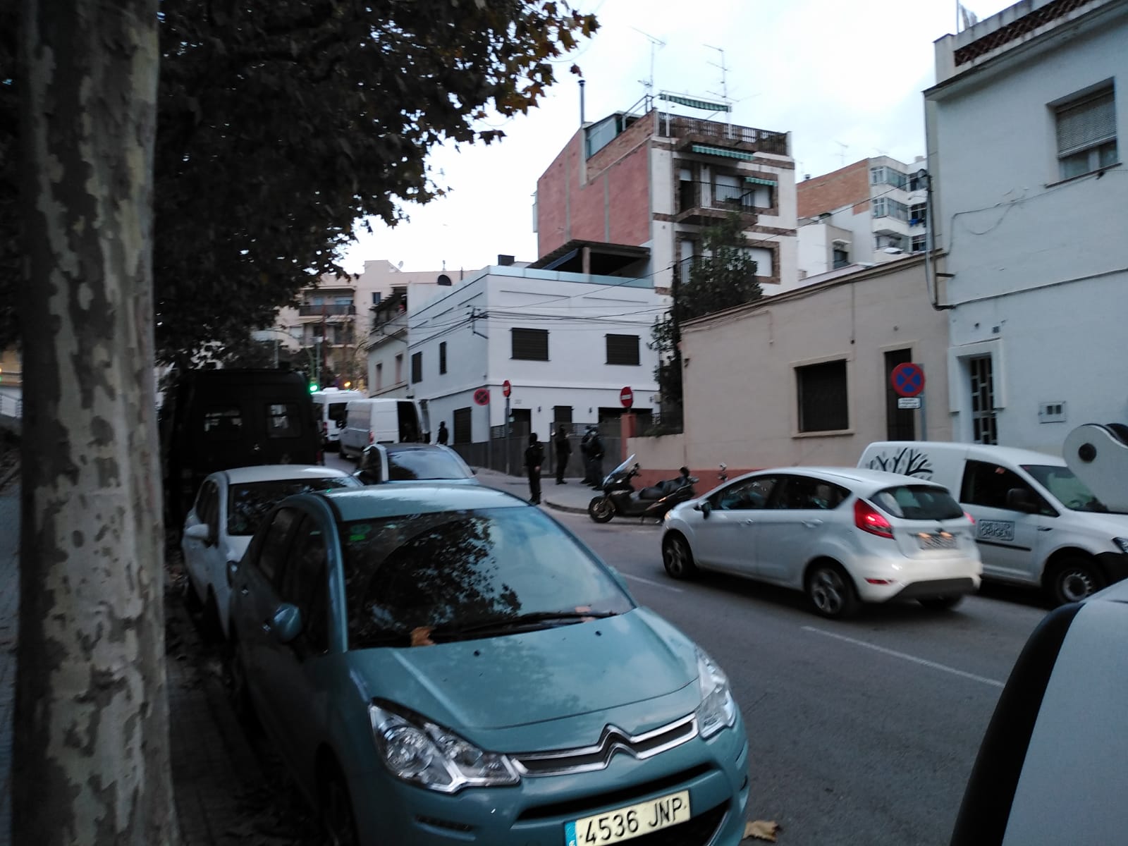 Guardia Civil al barri de Cirera, durant l'operatiu contra el tràfic de drogues. Foto: cedida