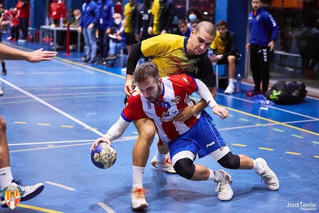 Blai Deulofeu en una acció defensiva. Foto, Jordi Terrón.