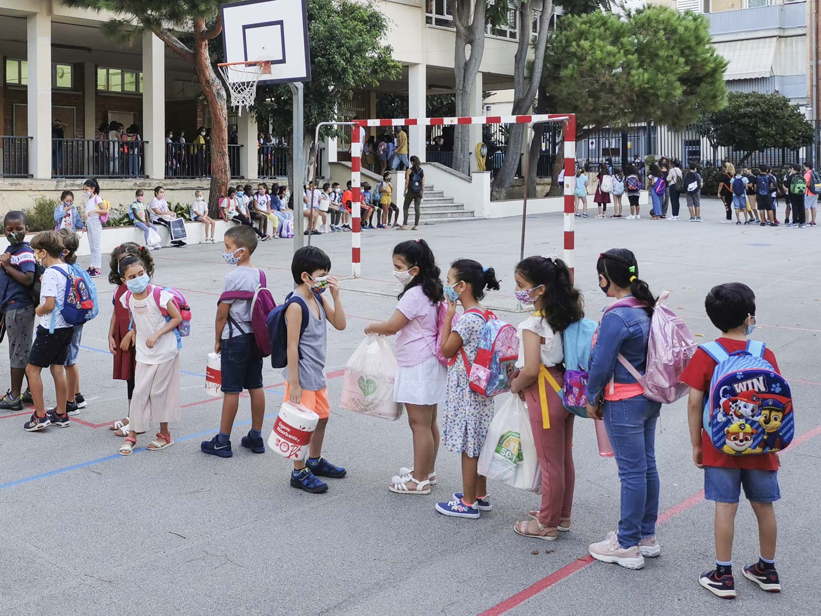 Educació vol mantenir les quarantenes a les escoles i eliminar-les als instituts. Foto: R.Gallofré