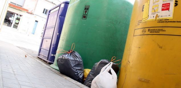 Los últimos contenedores que quedan en Argentona desde la aplicación de la tasa justa. Los últimos contenedores que quedan en Argentona desde la aplicación de la tasa justa.