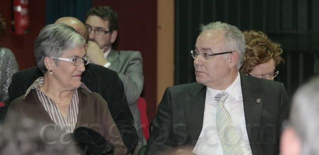 Baron, al costat de la seva dona, durant l'acte