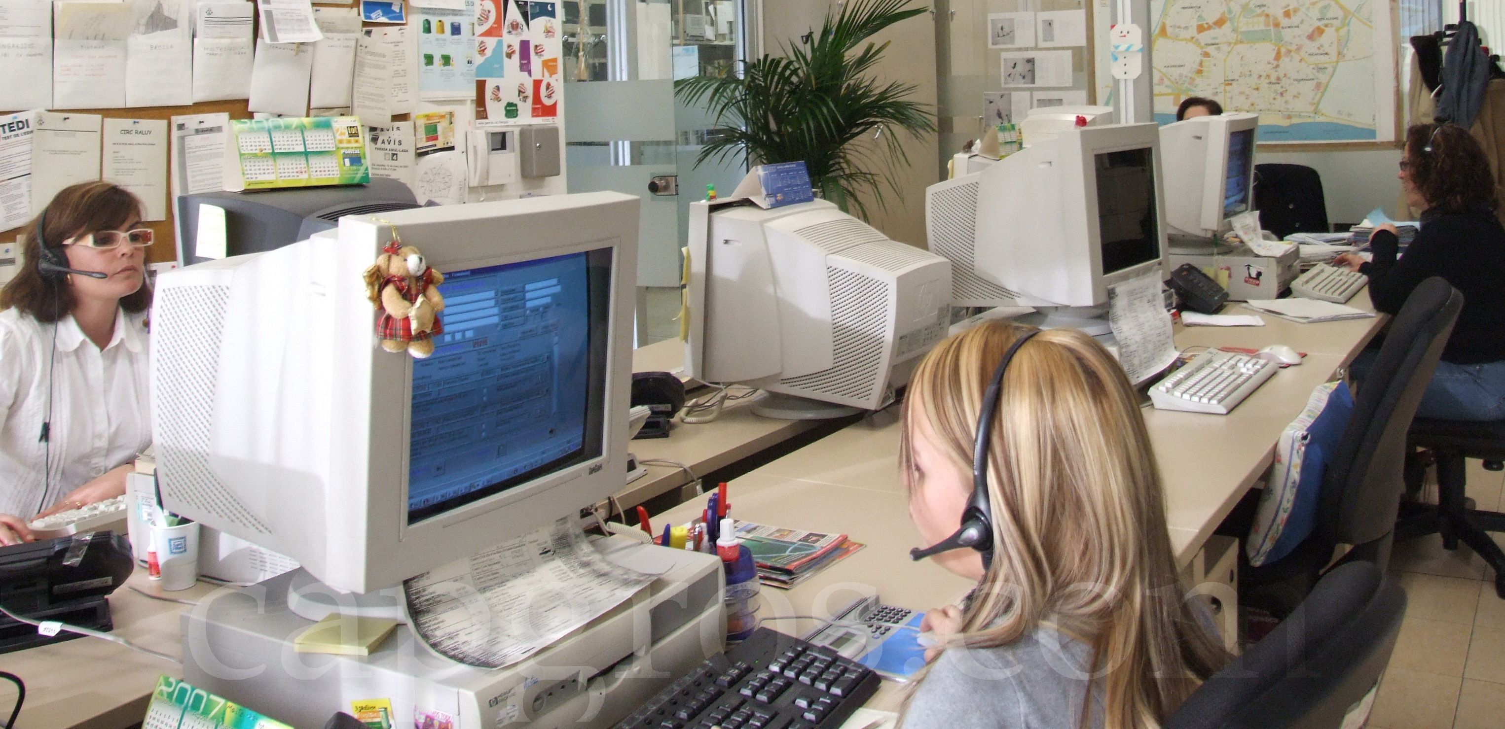 Operadoras del 010 en una imagen de archivo Operadoras del 010 en una imagen de archivo