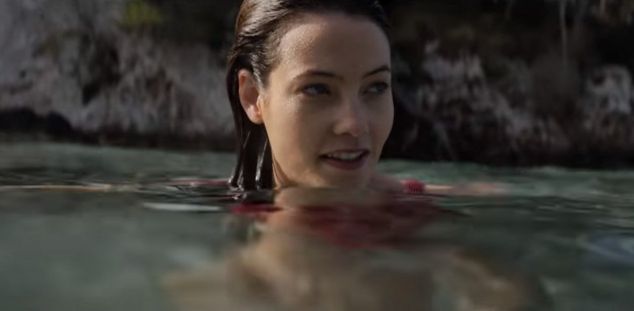 L'actriu argentonina Mireia Oriol, en una escena de l'anunci d'Estrella Damm L'actriu argentonina Mireia Oriol, en una escena de l'anunci d'Estrella Damm