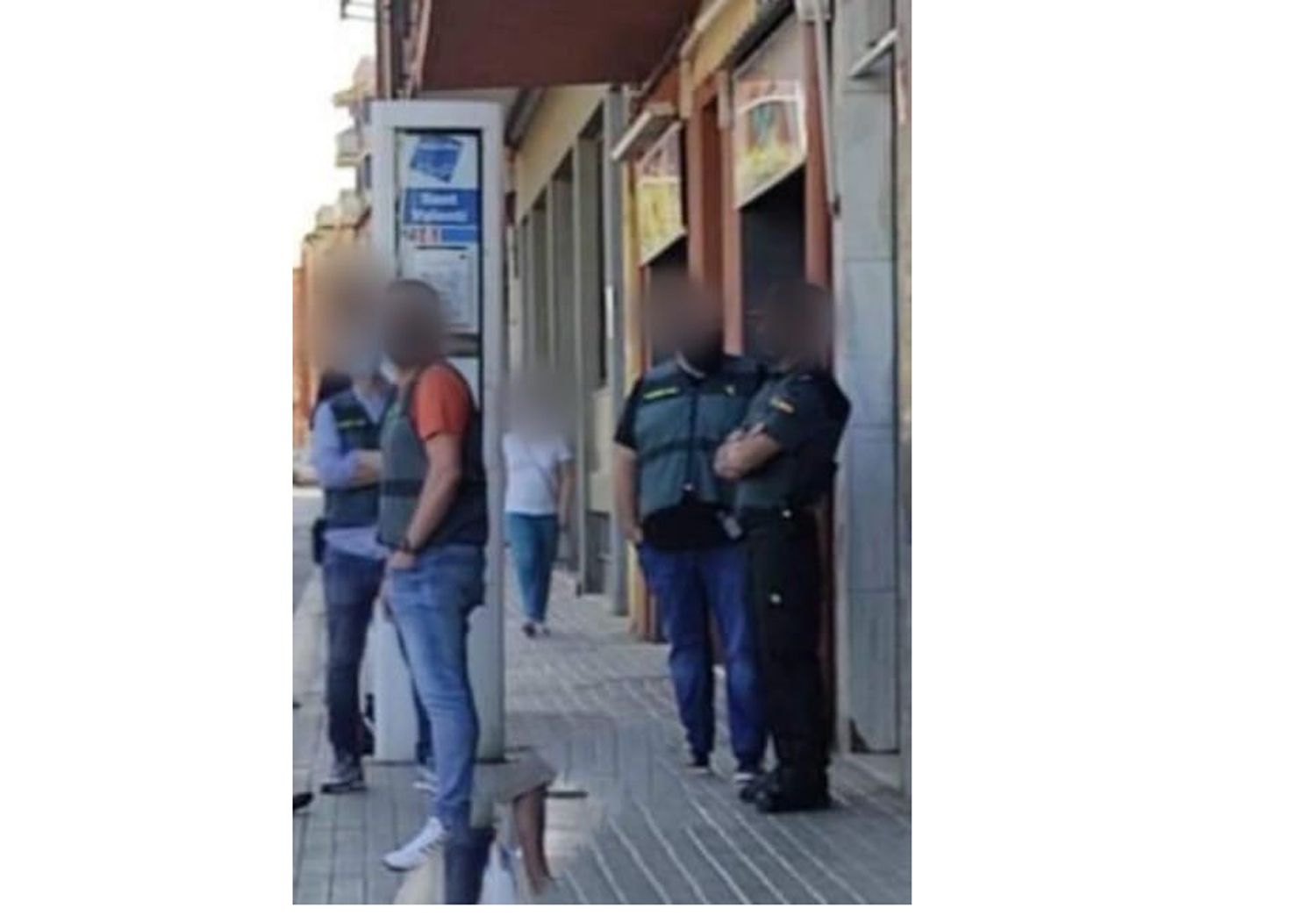 Operatiu de la guàrdia civil al carrer Sant Cugat. Foto: CD