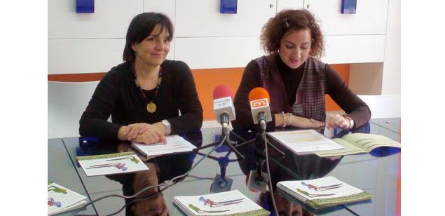 Conxita Calvo i Alicia Romero durant la presentació Conxita Calvo i Alicia Romero durant la presentació