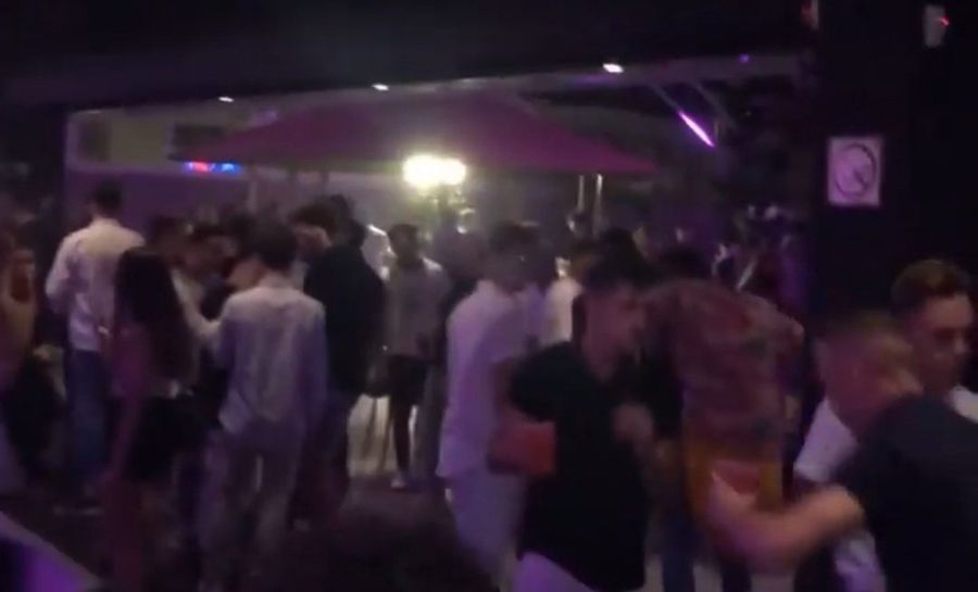Interior d'una discoteca de Mataró aquest cap de setmana (captura de vídeo)