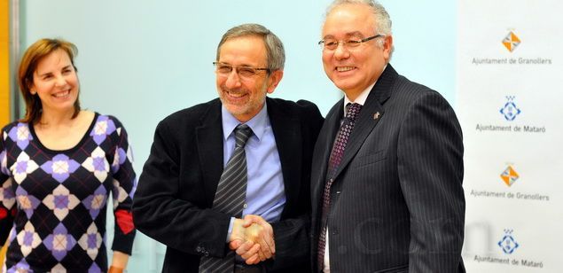 Apretón de manos de manso entre Mayoral y Baron Apretón de manos de manso entre Mayoral y Baron
