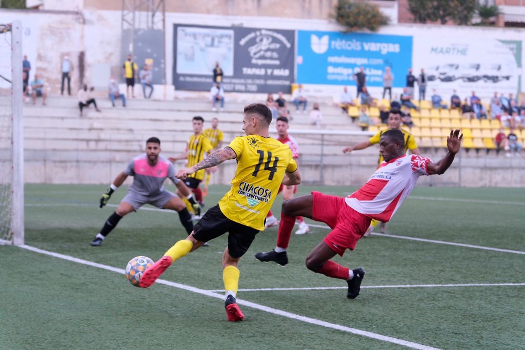 Una jugada del partit. Foto: R.Gallofré.