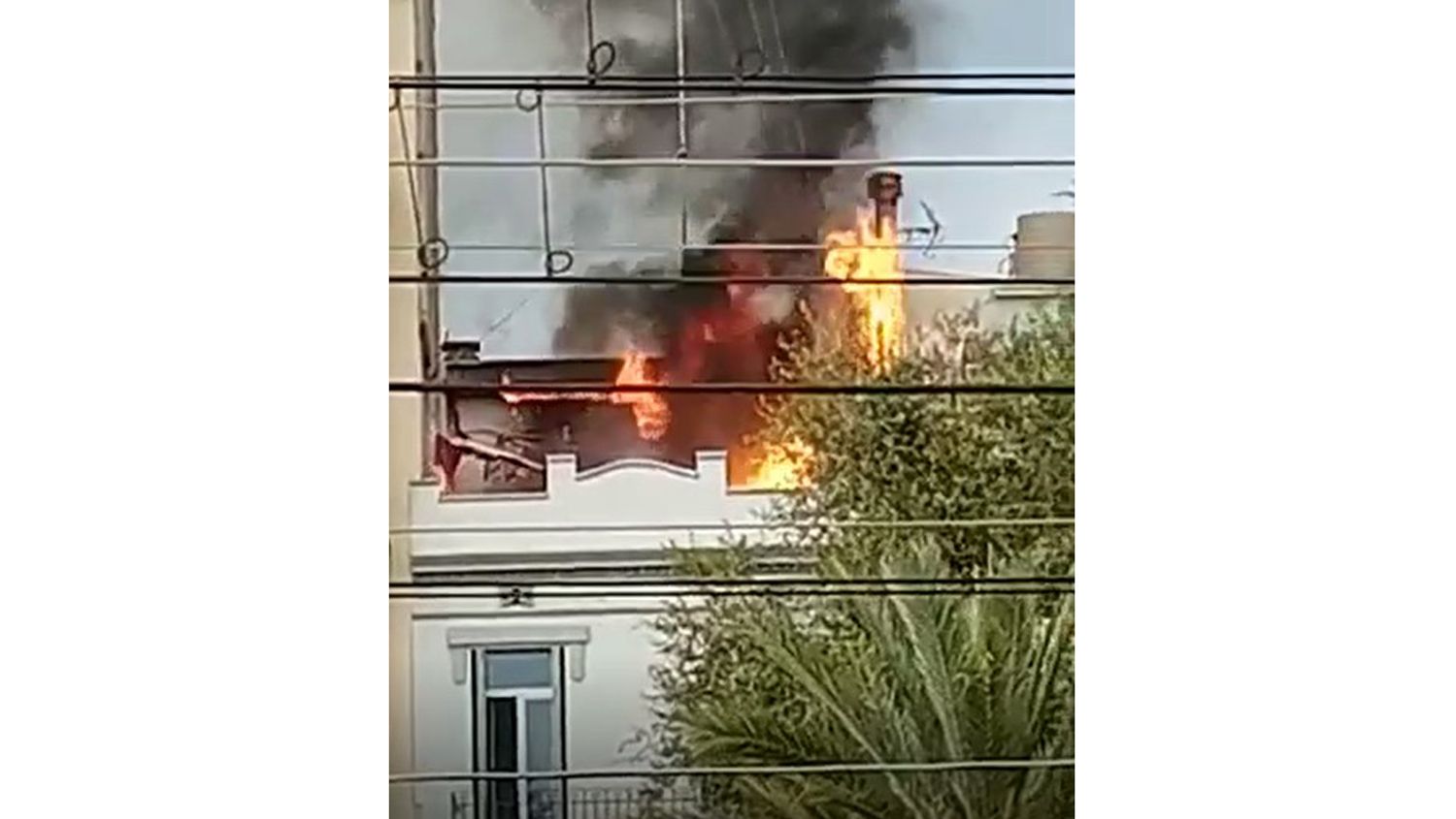 Incendi al passeig Marítim de Mataró (fragment de vídeo d'Isabel Terradas)