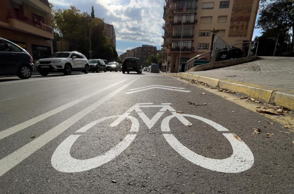 Carril bici a la Ronda O'Donnell, dins del projecte de l'Anella Ciclista. Foto: R.Gallofré Carril bici a la Ronda O'Donnell, dins del projecte de l'Anella Ciclista. Foto: R.Gallofré