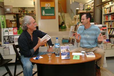 Pep Duran y el autor durante la presentación del libro.