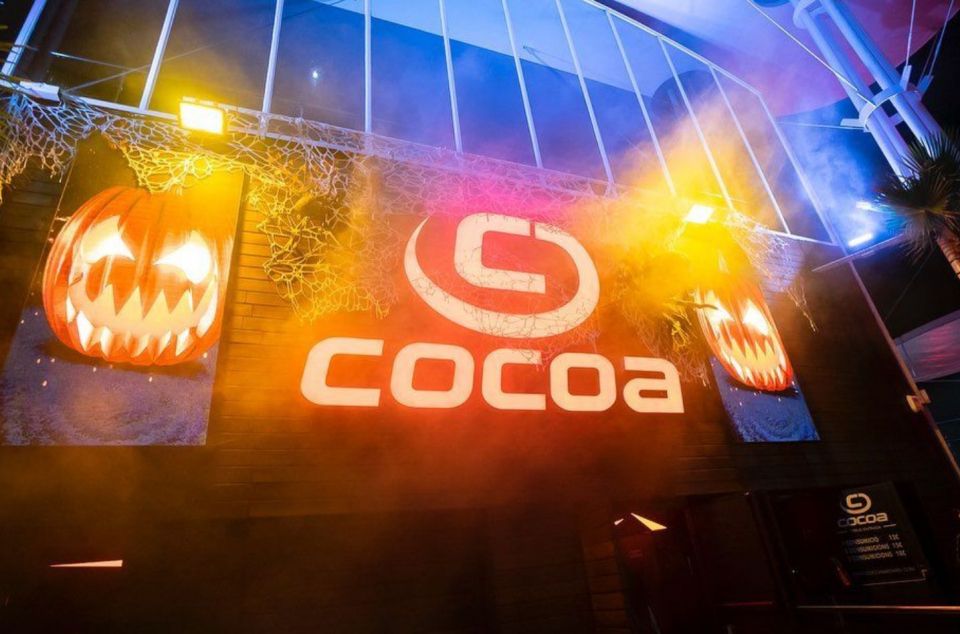 Imatge d'arxiu de l'exterior de la discoteca Cocoa, durant la darrera festa de Halloween. Foto: Cocoa