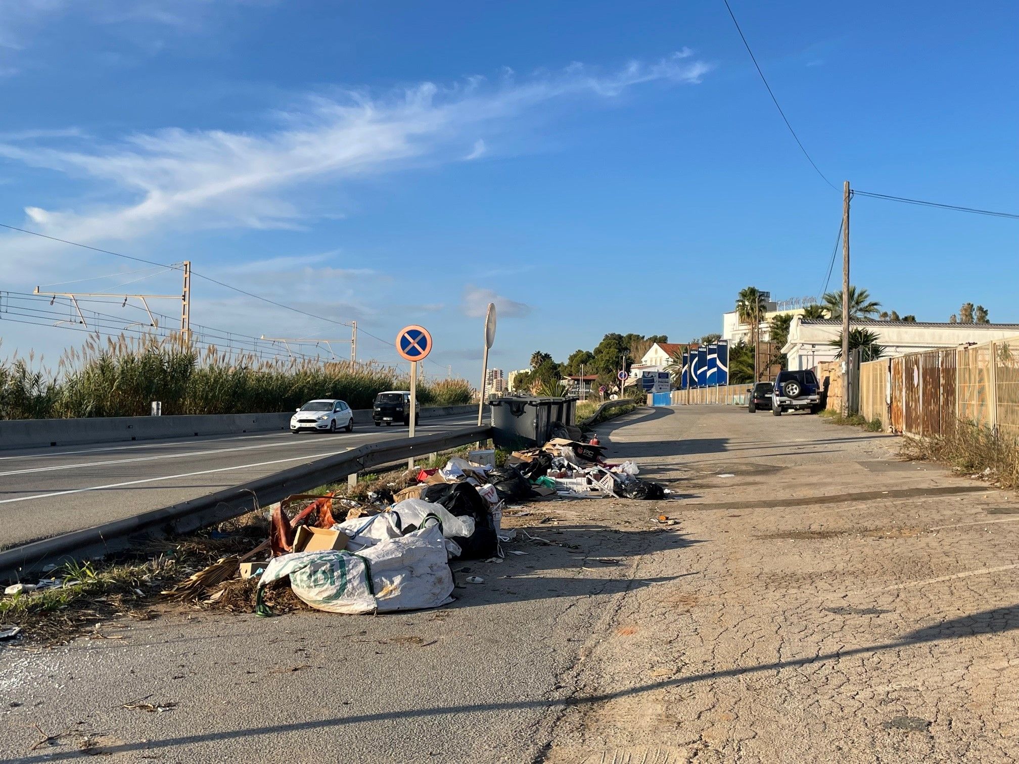 Denuncian una "desechería clandestina" a tocar de la N-II a Mataró