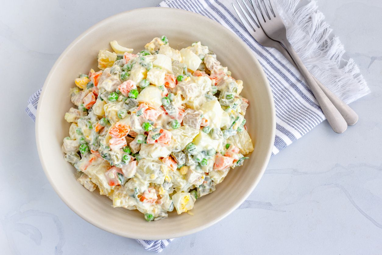 Ensaladilla rusa. Tanto típica, tanto buena.
