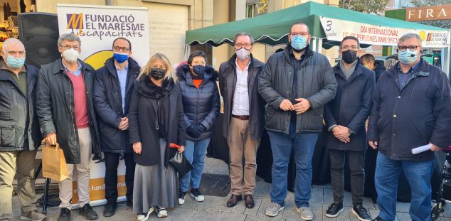 L'alcalde i els portaveus, amb la Fundació Maresme L'alcalde i els portaveus, amb la Fundació Maresme