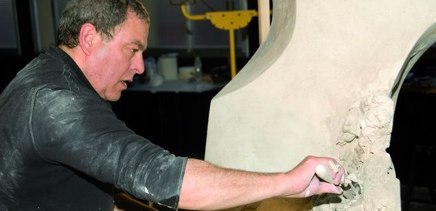 Perecoll, treballant en l'escultura