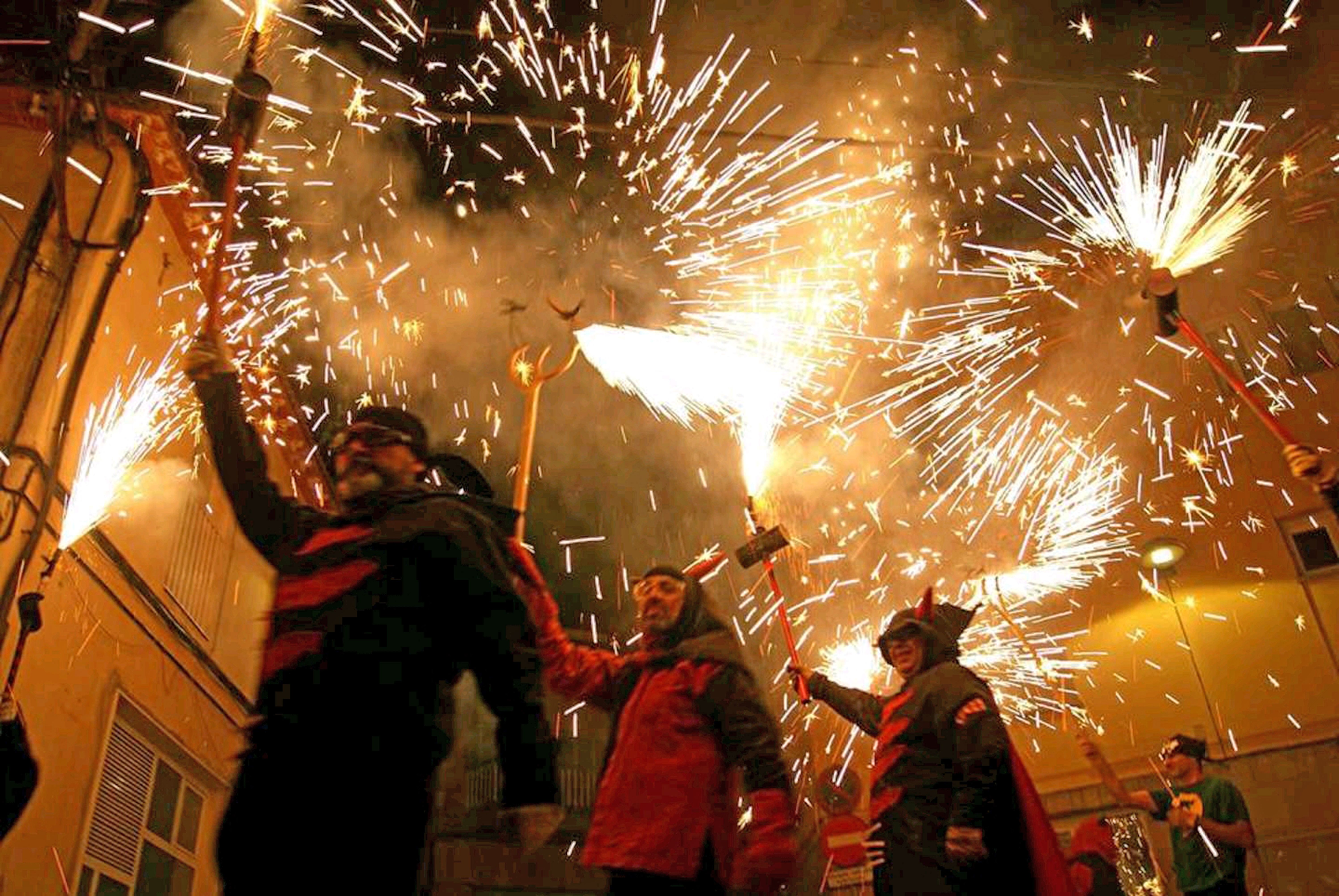 Correfoc a la Festa Major de Santa Llúcia de Caldetes