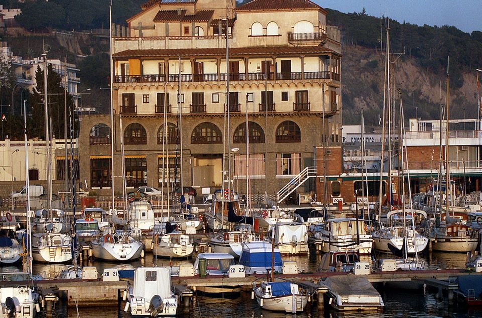 Vista del port d'Arenys de Mar Vista del port d'Arenys de Mar