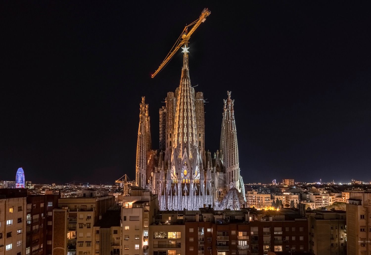 La Sagrada Familia con la cometa hecha a Mataró. Foto: Sagrada Familia.