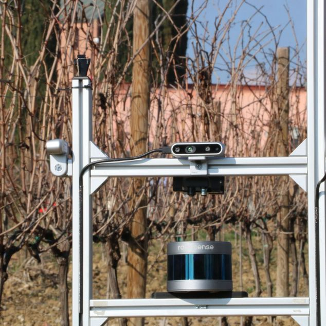 Un robot mesurador en una vinya Un robot mesurador en una vinya