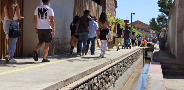 Passejant pel rec, literalment Passejant pel rec, literalment