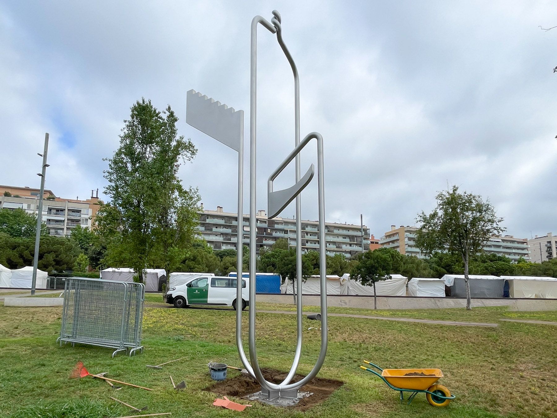 Monument Covid al Nou Parc Central. Foto: R.Gallofré Monument Covid al Nou Parc Central. Foto: R.Gallofré