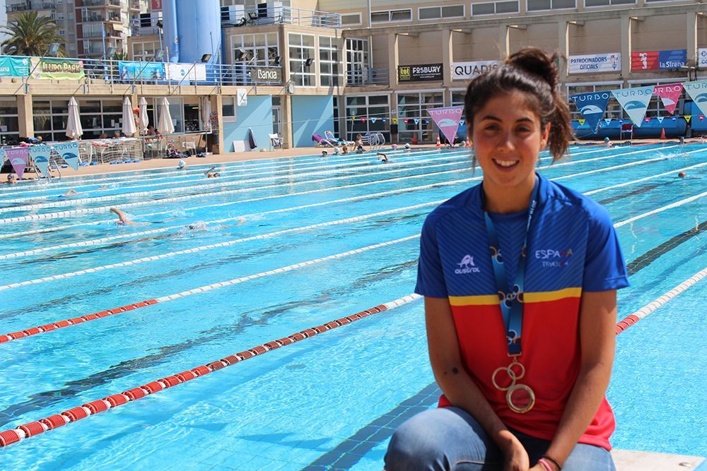 Clàudia Luna con su medalla. Foto: CNM
