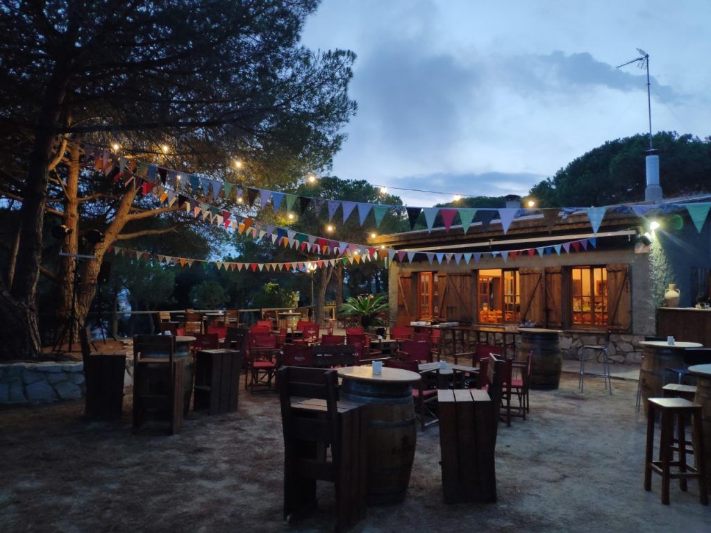 Entorn, fresca, cuina i música: maridatge perfecte