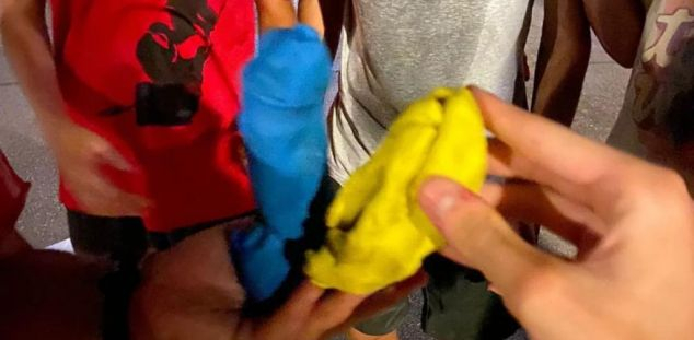 Modelar penis i vulves amb plastilina era una de les proves, com es podia veure a l'Instagram del Servei de Joventut de Vilassar de Mar (que ha esborrat les imatges) Modelar penis i vulves amb plastilina era una de les proves, com es podia veure a l'Instagram del Servei de Joventut de Vilassar de Mar (que ha esborrat les imatges)
