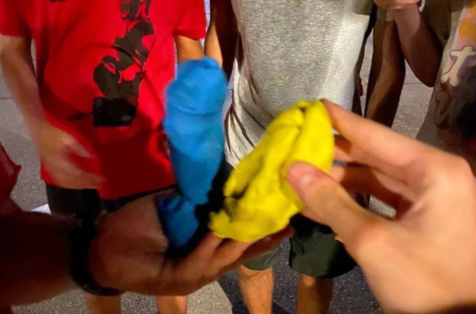 Modelar penis i vulves amb plastilina era una de les proves, com es podia veure a l'Instagram del Servei de Joventut de Vilassar de Mar (que ha esborrat les imatges) Modelar penis i vulves amb plastilina era una de les proves, com es podia veure a l'Instagram del Servei de Joventut de Vilassar de Mar (que ha esborrat les imatges)