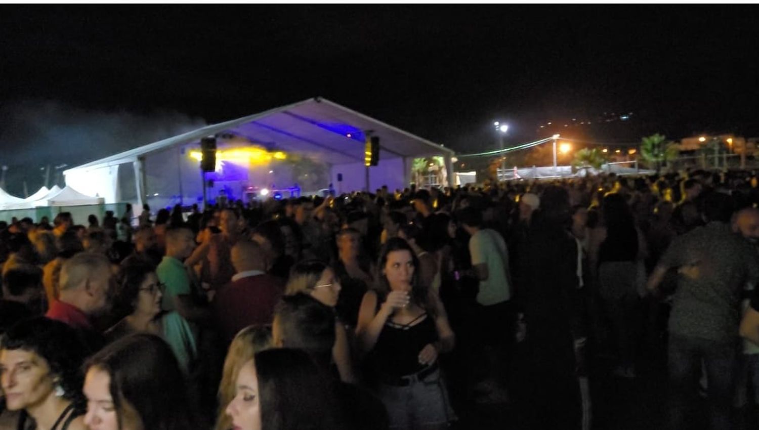 La nit de dissabte a les Barraques de la Festa Major. Foto: Ajuntament de Pineda de Mar