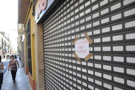 Una tienda del centro de Mataró cerrada Una tienda del centro de Mataró cerrada