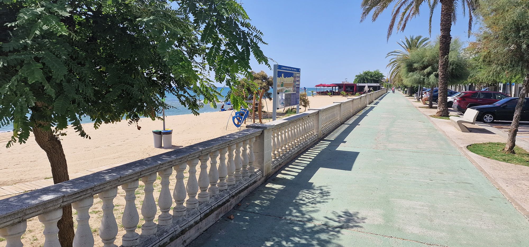 El passeig marítim més bonic del Maresme és a Caldes d’Estrac, amb les seves mansions modernistes i noucentistes