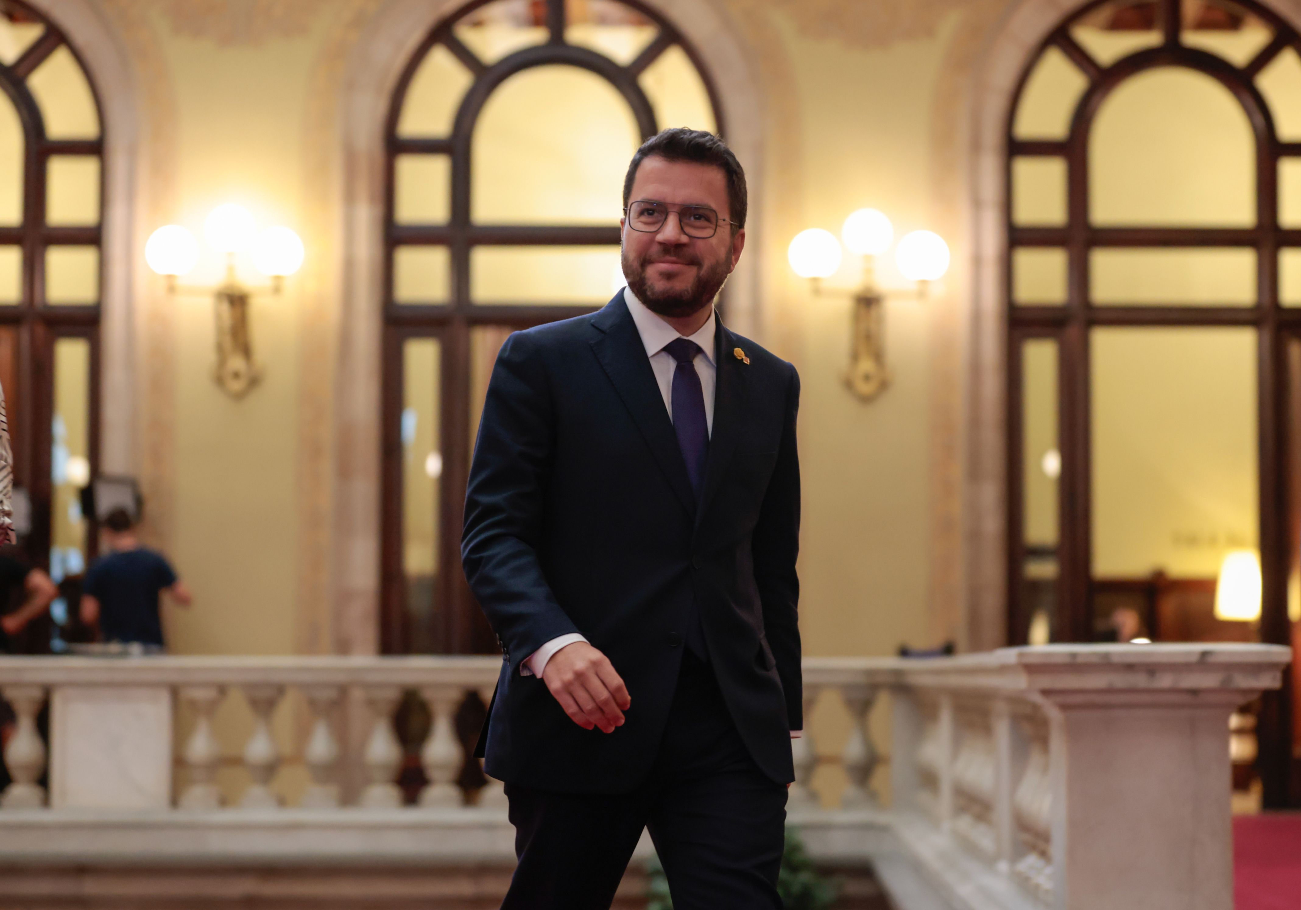 Aragonès anuncia ajudes per alumnes i en el transport amb la T-Jove