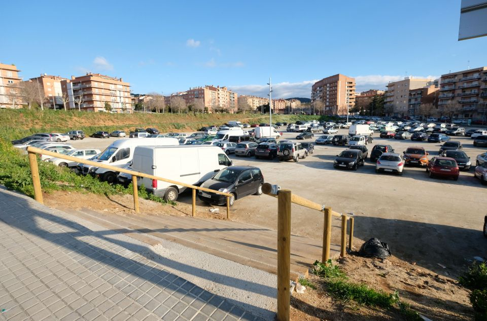 El Triangle dels Molins aparcament. Foto: R.Gallofré El Triangle dels Molins aparcament. Foto: R.Gallofré
