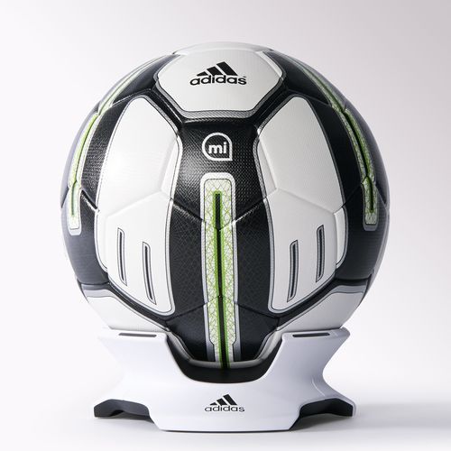 La pilota Adidas SmartBall, que se sorteja entre els participants