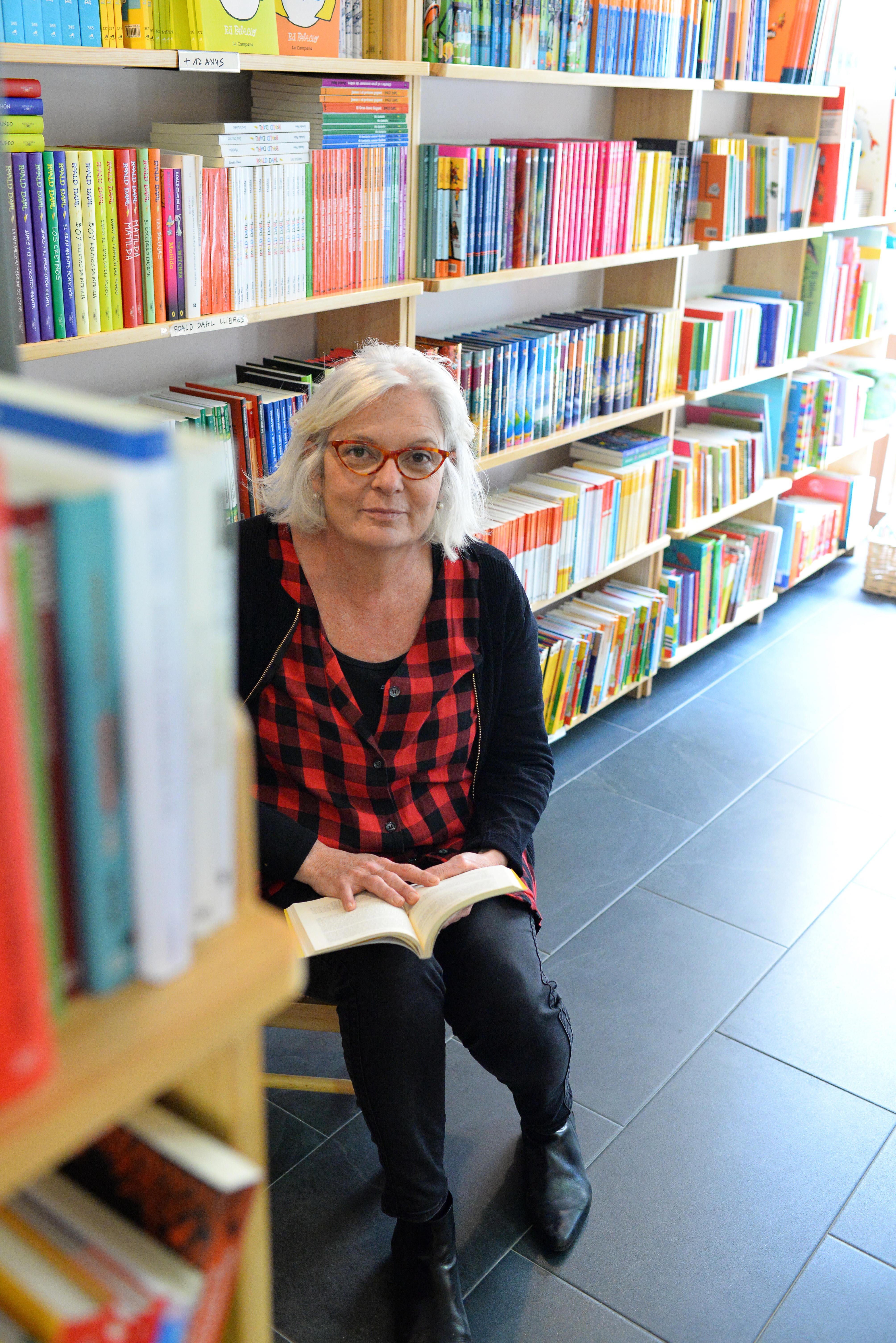 Núria Dòria, a su librería mataronina. Foto: R. G.