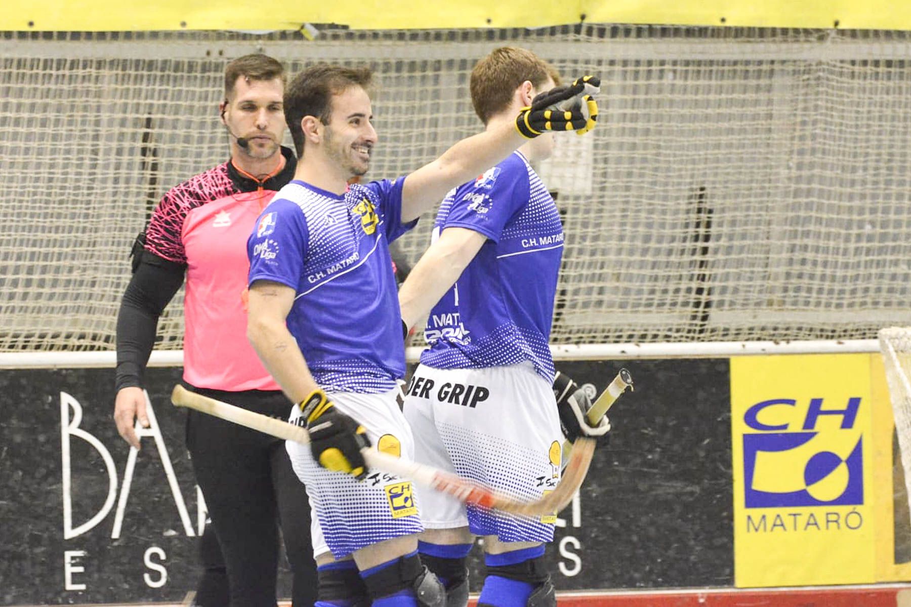 El CH Mataró va celebrar la victòria contra el Vendrell. Foto: CH Mataró