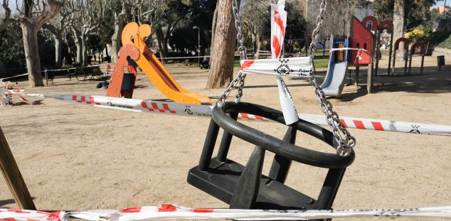 Àrees de joc tancades, una de les imatges de la Covid a Mataró. Foto: R. Gallofré Àrees de joc tancades, una de les imatges de la Covid a Mataró. Foto: R. Gallofré