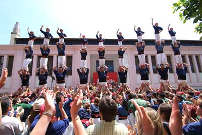 Els nou pilars aixecats l'any passat en la celebració de l'aniversari.