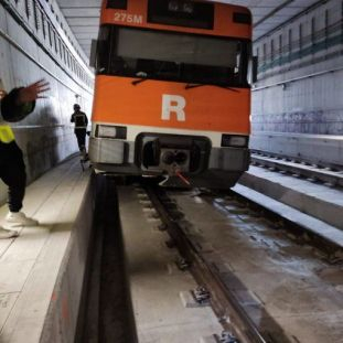 El tren descarrilat El tren descarrilat