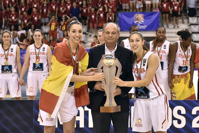 Flores (dreta) amb la Copa.