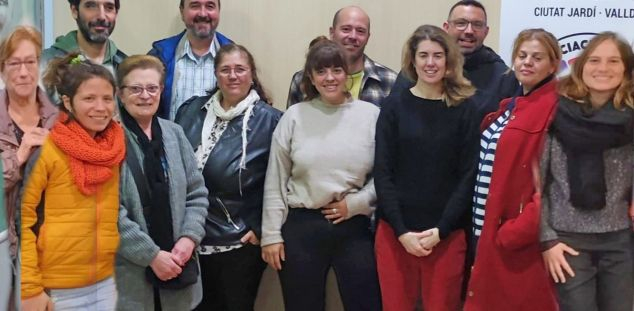 Foto de família de la nova junta de l'AV Rocafonda Foto de família de la nova junta de l'AV Rocafonda