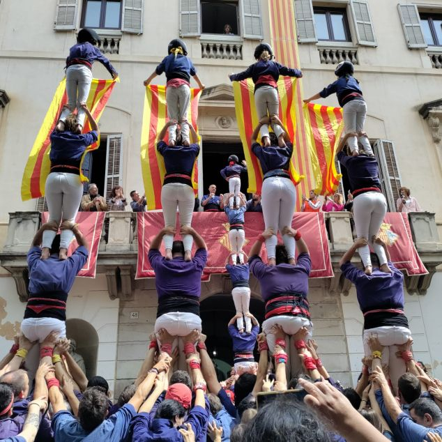Estampa habitual dels pilars finals de Sant Jordi. Foto: Eva Casanova Estampa habitual dels pilars finals de Sant Jordi. Foto: Eva Casanova