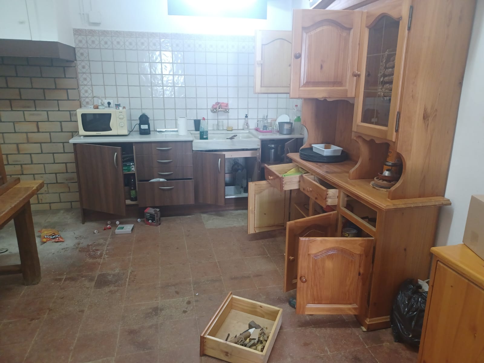 Efectes del robatori i les destrosses a Can Parcala, projecte social de la Fundació Maresme