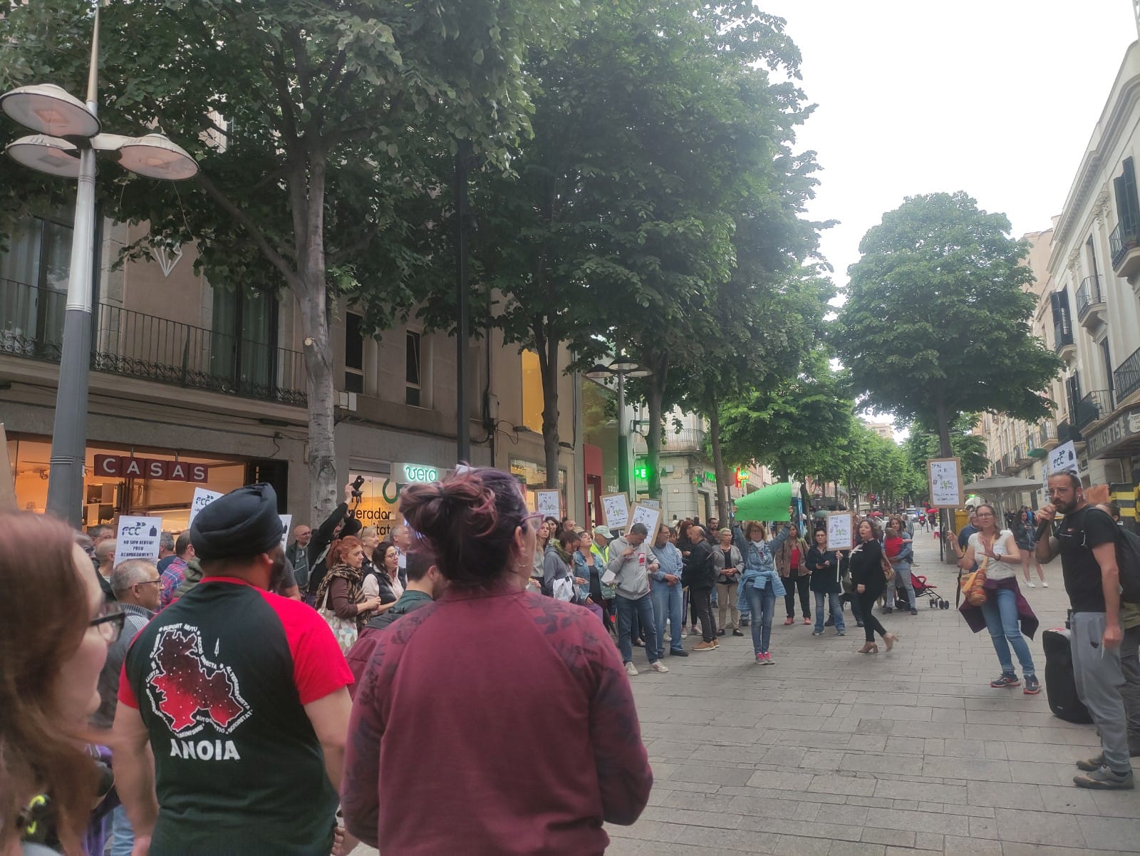 Treballadores de la Fundació Daina en manifestació davant l'Ajuntament de Mataró. Foto: CGT